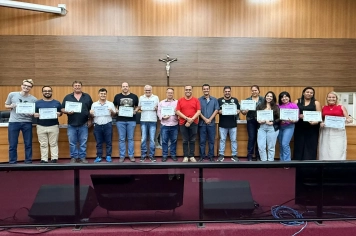 Funcionários Efetivos da Câmara Municipal de Rio das Pedras recebem moção de congratulações e aplausos