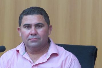 Vereador Nivaldo pede instalação de lombada no CDHU 