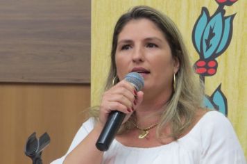 Vereadora Vanessa Botam participa da 33a Sessão da Câmara e apresenta indicações