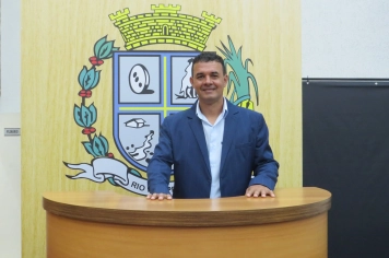 Rosildo indica melhorias urbanas e apresenta moção de aplausos na 27a Sessão da Câmara
