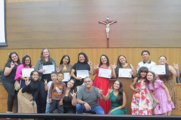 5º Grupo de Estudos de Libras da Câmara Municipal de Rio das Pedras entrega certificados de participação 