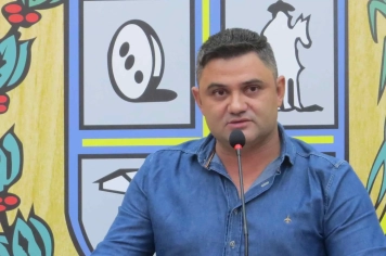 Jhony do Depósito solicita ações para criar estacionamento em 45º no calçamento do Cemitério 