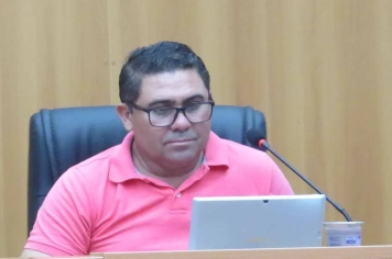 Nivaldo do Depósito pede urgência na solução do vazamento de esgoto na Rua Joaquim Leite 