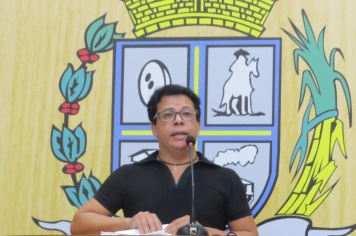 Prof. Geraldo instalação de um poste de iluminação no final da Rua Jacir Antônio Rossi no Cj. José Carlos Barrichello.