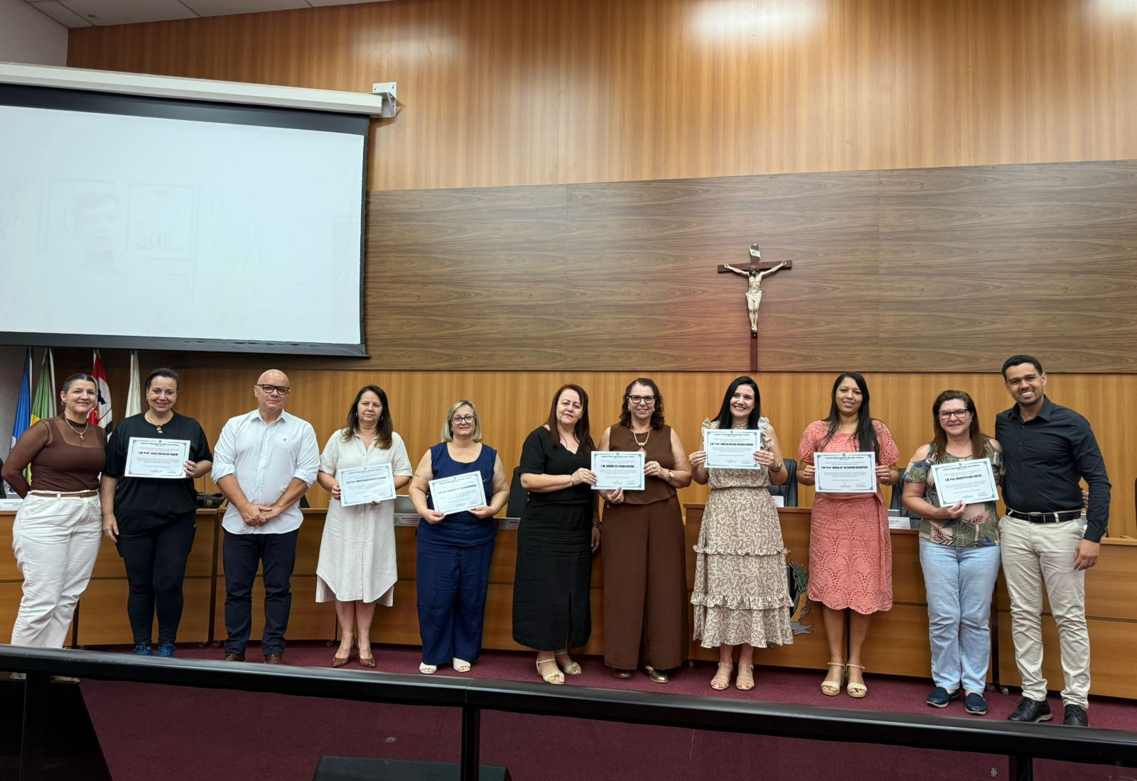 Câmara presta homenagem ao setor Educacional da cidade com Moção de Congratulações e Aplausos