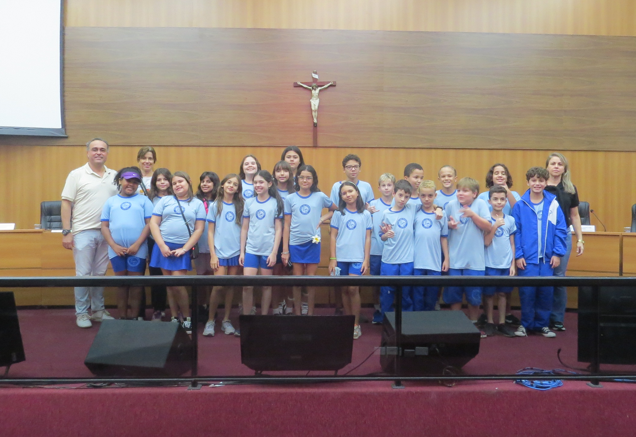 Câmara recebe estudantes e apresenta   a dinâmica do Poder Legislativo