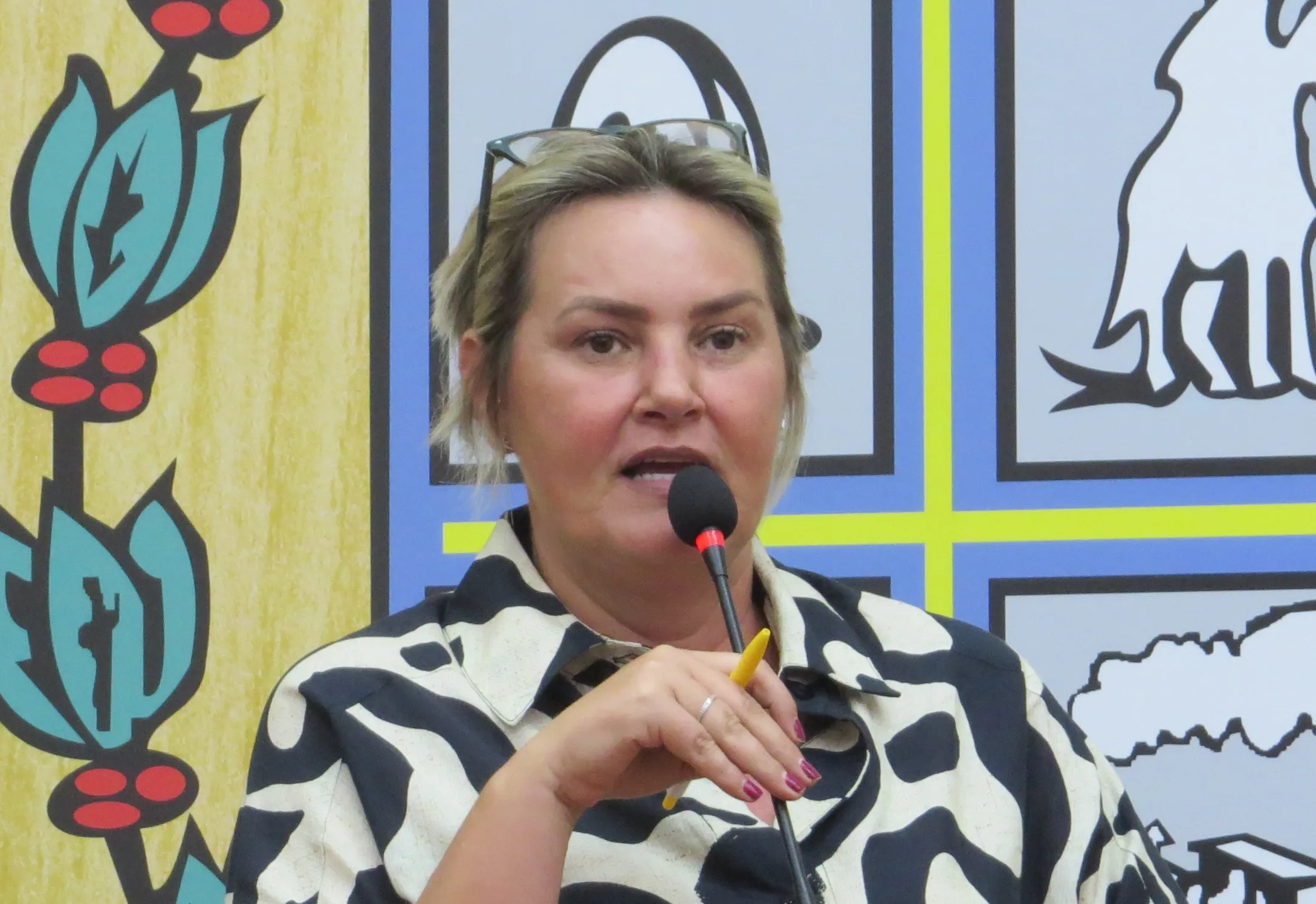 Na Tribuna, Ana Paula pede ações de conscientização e prevenção contra o FeminicÍdio no Município