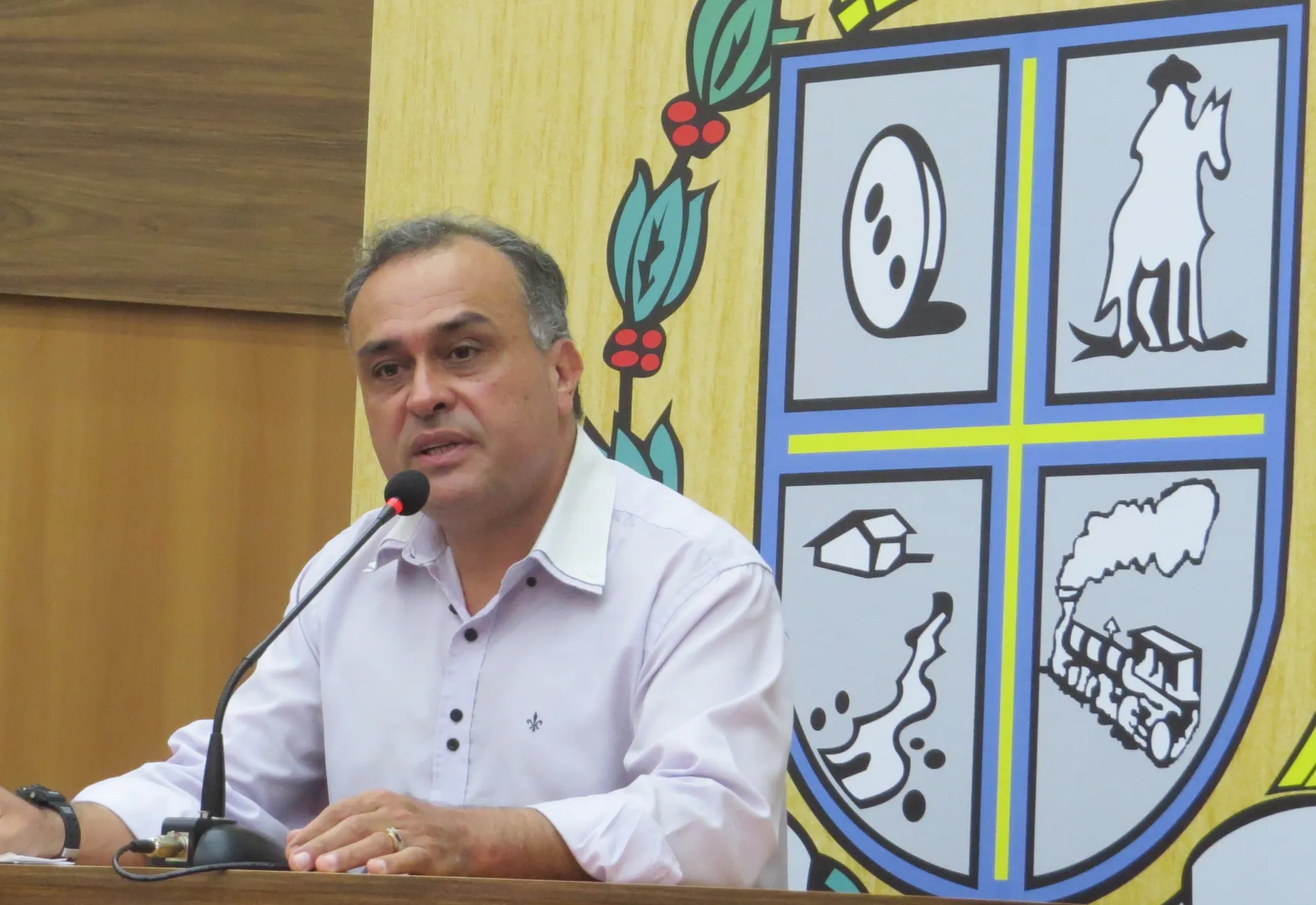 Pastor Emerson solicita ações de revitalização para o Cemitério Municipal na 1ª sessão do ano