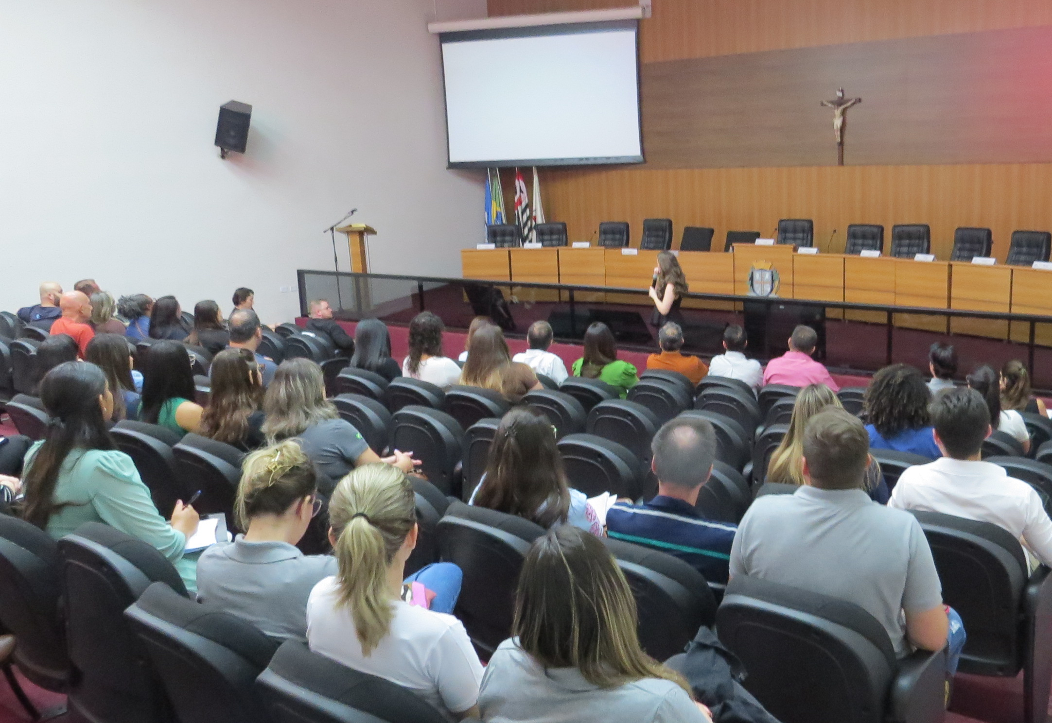 Câmara Municipal recebeu palestra sobre a Reforma Tributária apresentada pela SEDICOM e  SIMESPI 