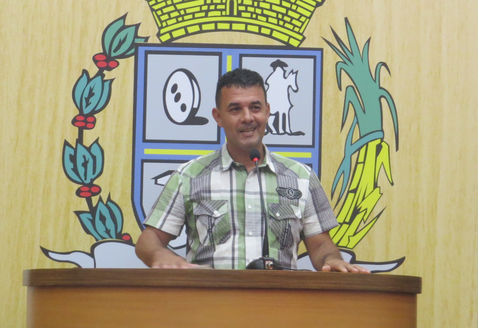 Rosildo participa da 29a Sessão da Câmara e indica melhorias em Escola Municipal