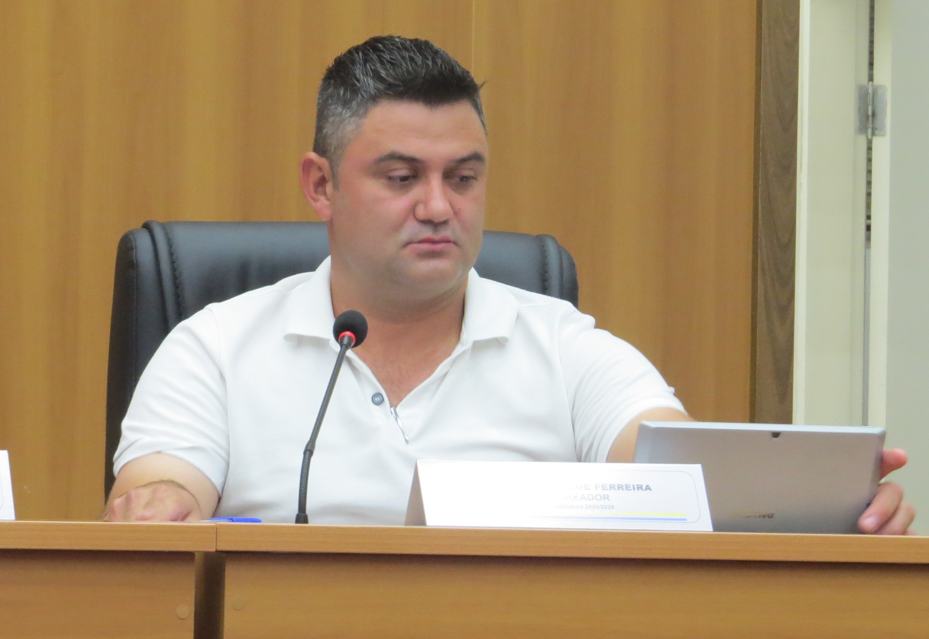 Vereador Jhony solicita melhorias na Escola Municipal Professora Maria Arlete Angeleli