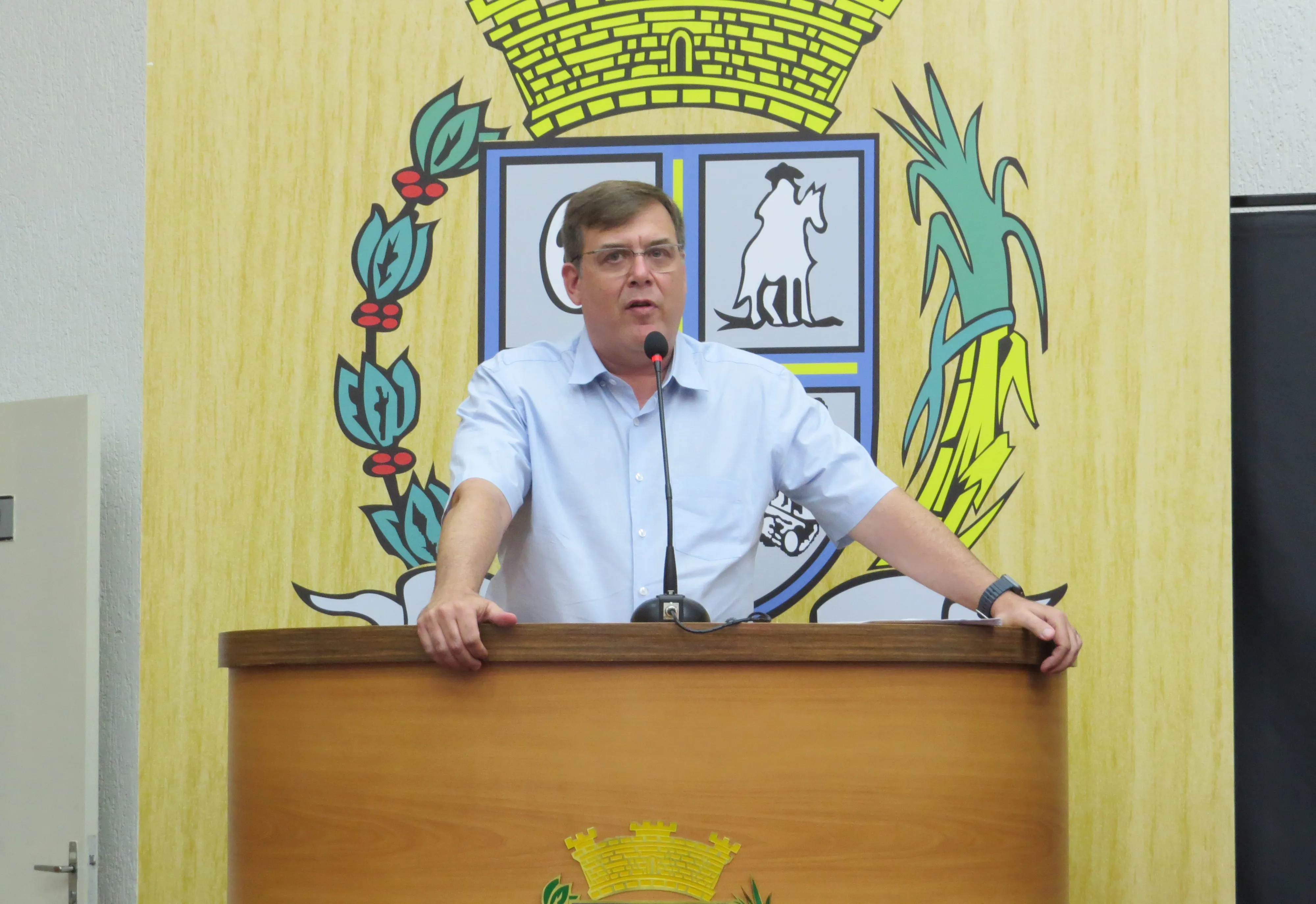 Leandro Penatti operação tapa buracos na Avenida Prefeito Nicolau Marino