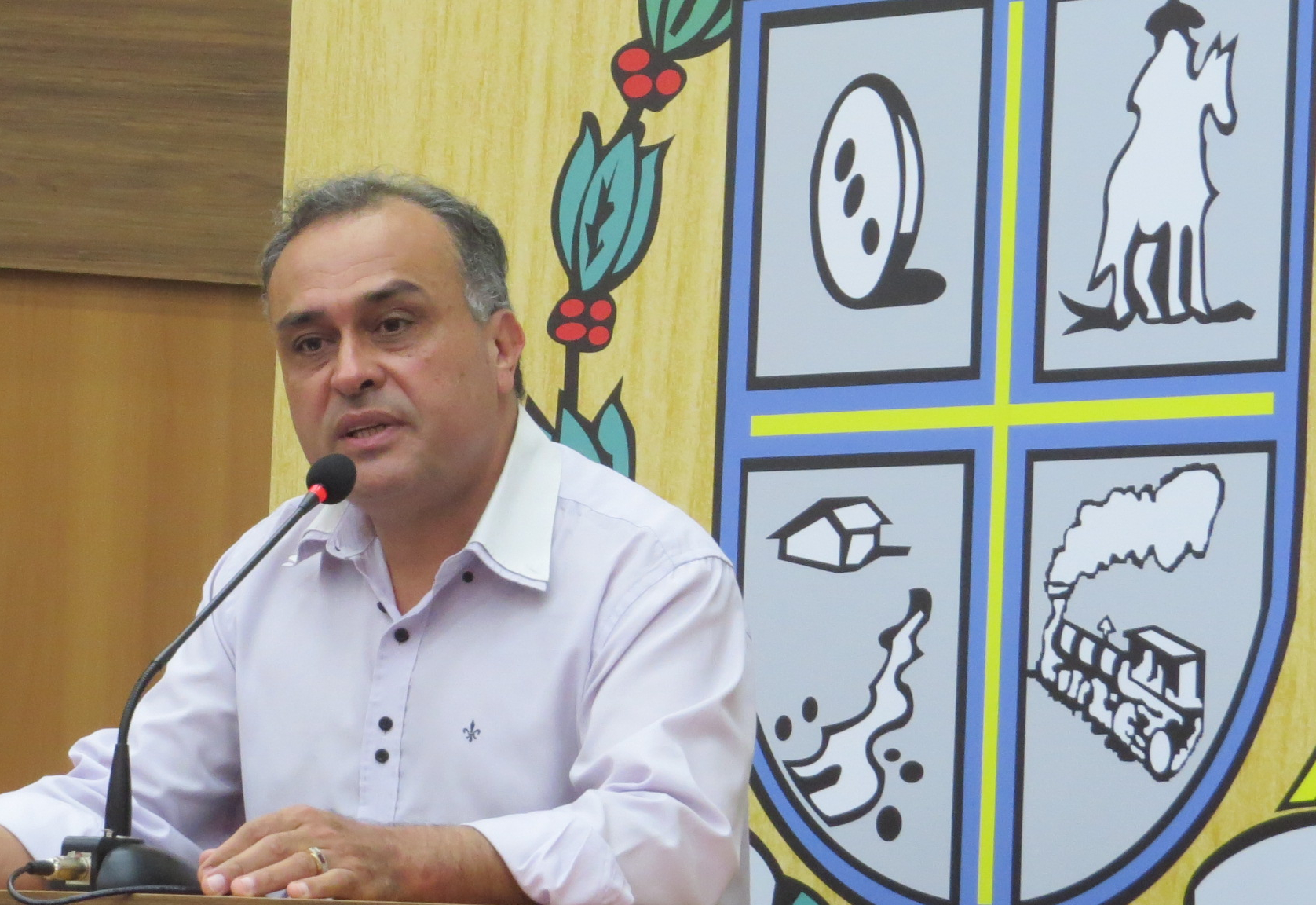Pastor Emerson faz Indicação e orienta demais vereadores na busca por recursos para a cidade