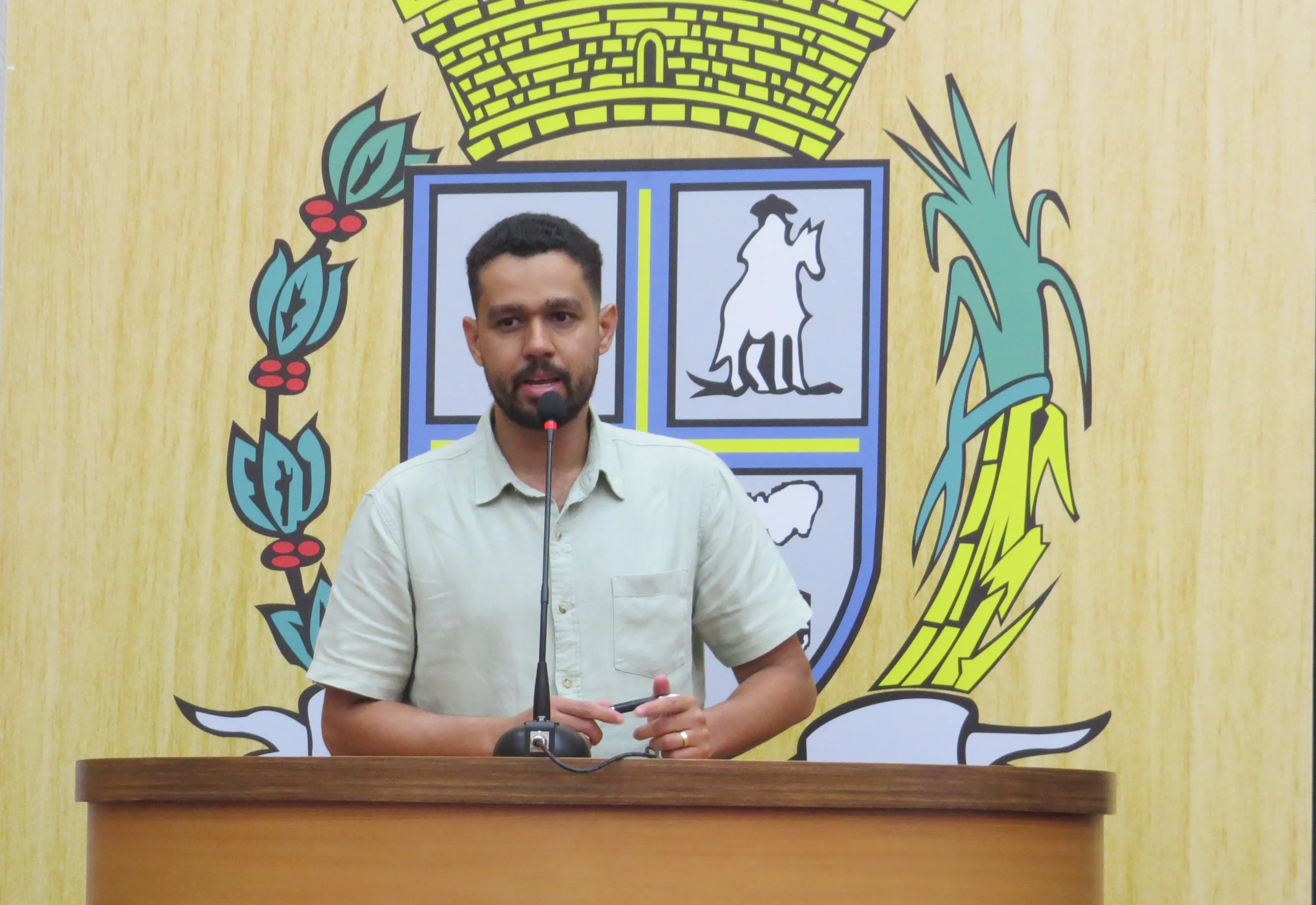 Sóstenes solicita vistoria e ações para local de descarte de lixo reciclável no bairro Luiz Massud Coury